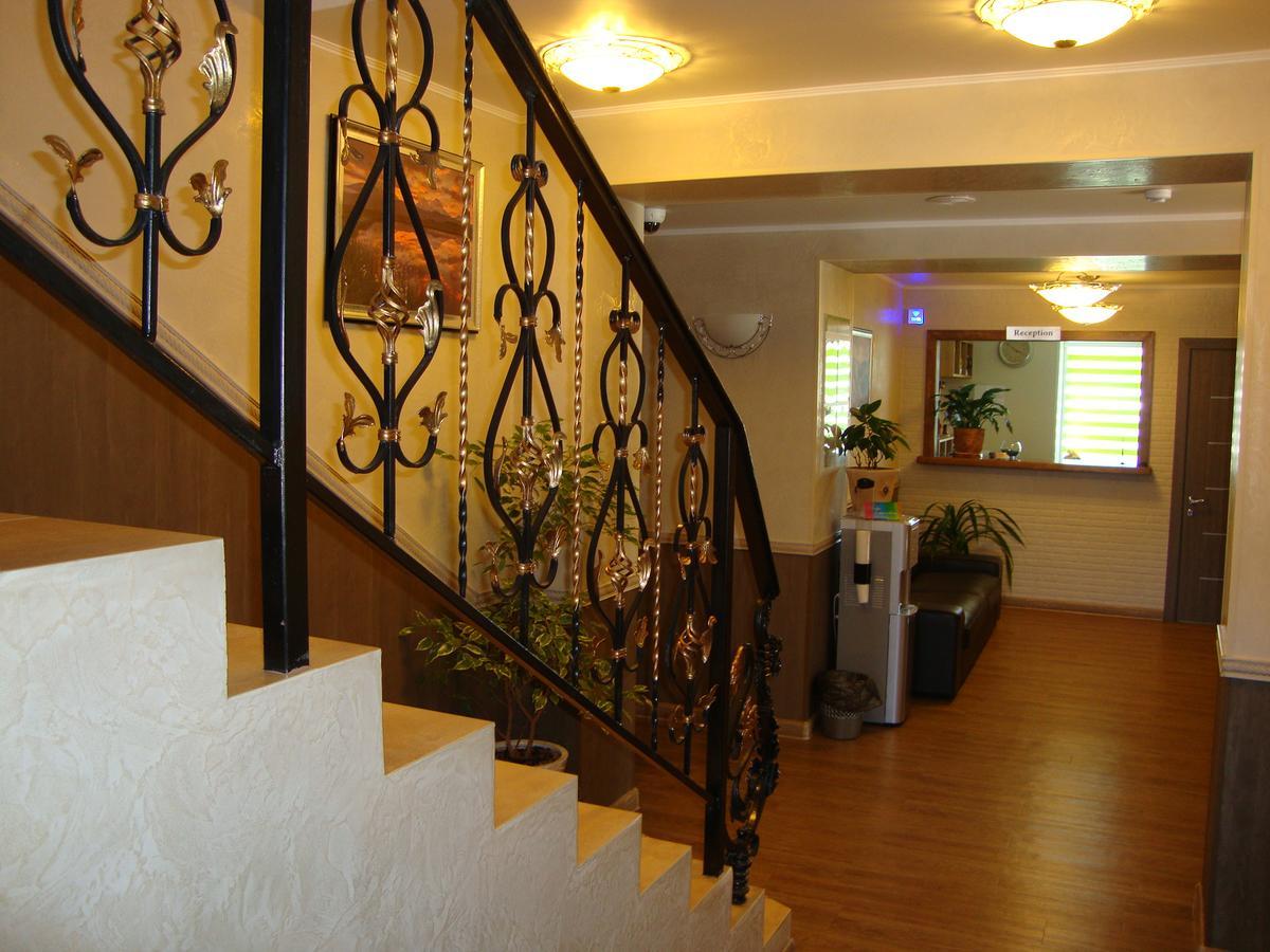 מלון פטרופבלובסק-קמצ'טסקי Gostinitza Avrora מראה חיצוני תמונה